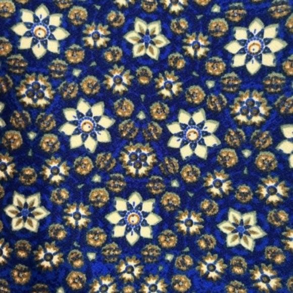 NWT LulaRoe Pencil Skirt Cassie Women's Size Large Blue Floral - Picture 3 of 4